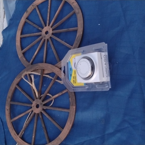 Chicago Other - Wagon wheel pair &Lamp Timer